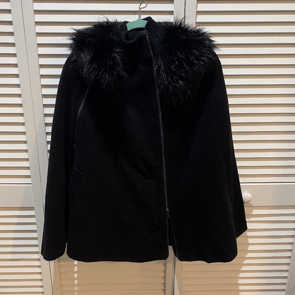 BCBG Cape, Black, O/s